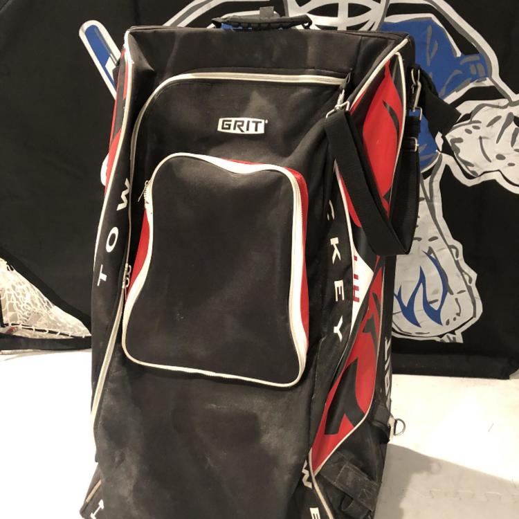 Grit Ht1 Hockey Tower Roller Bag 36 Red