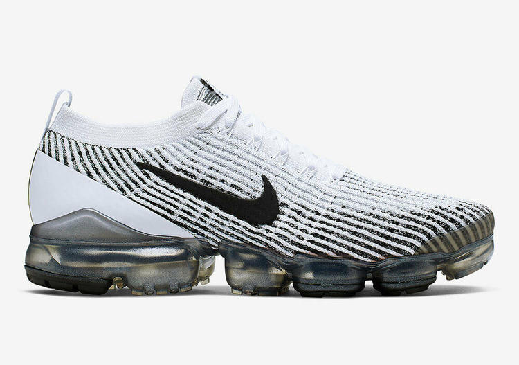 white and black vapormax flyknit