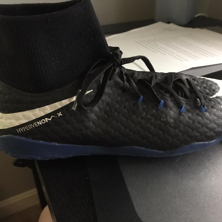 hypervenom phelon soccer cleats