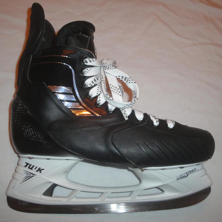 True VH SIZE 10 PRO RETURN MADE IN CANADA SOLD Hockey Skates