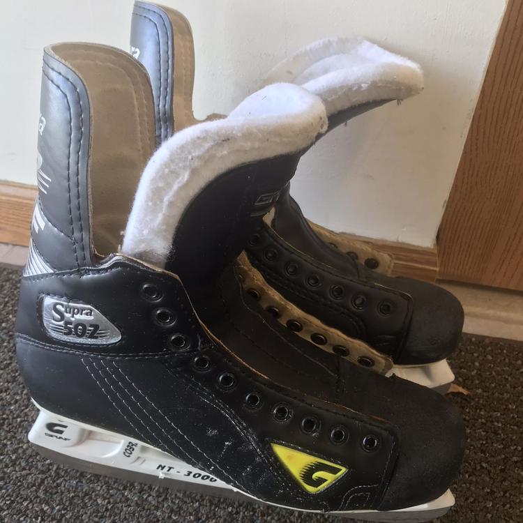 Graf Supra 502 Senior Size 8.5 SOLD Hockey Skates SidelineSwap