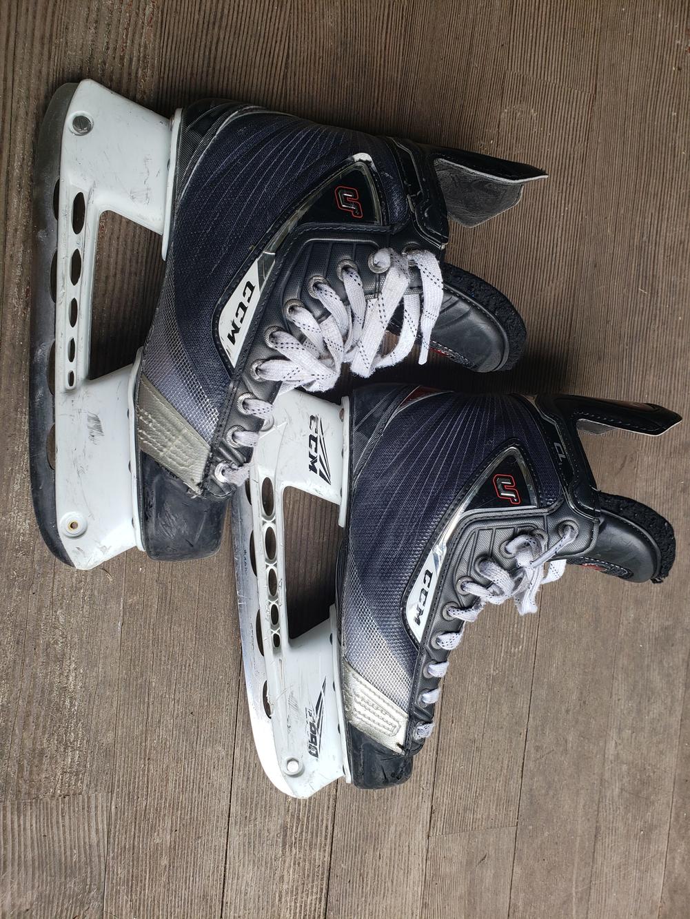 CCM U+ Crazy Light Hockey Skates Junior Size 5.5 SidelineSwap