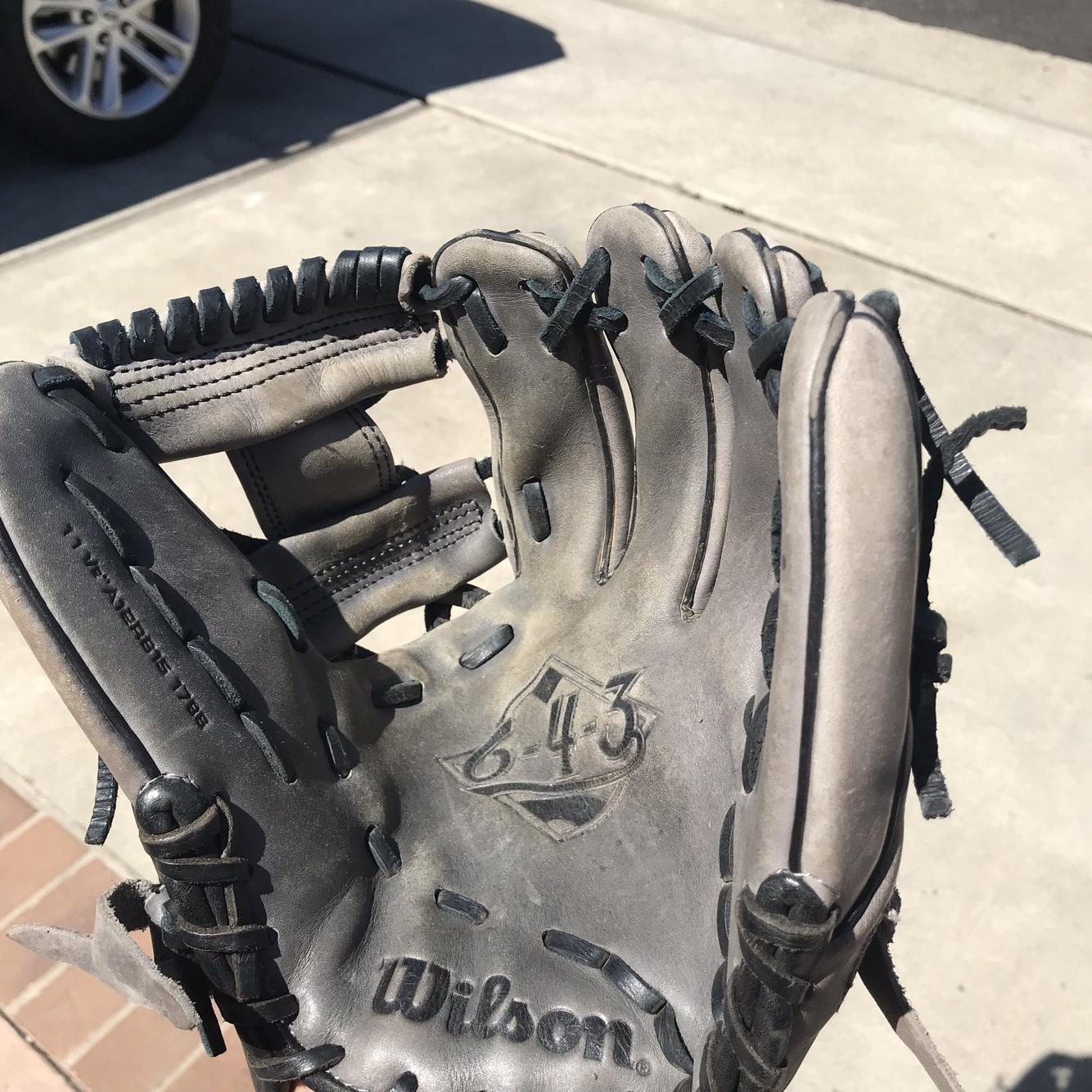 6-4-3-baseball-glove-sidelineswap