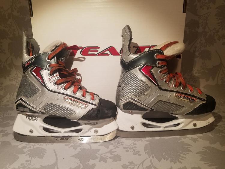 Easton Stealth S12 Junior Size 2 5 Bumped Hockey Skates