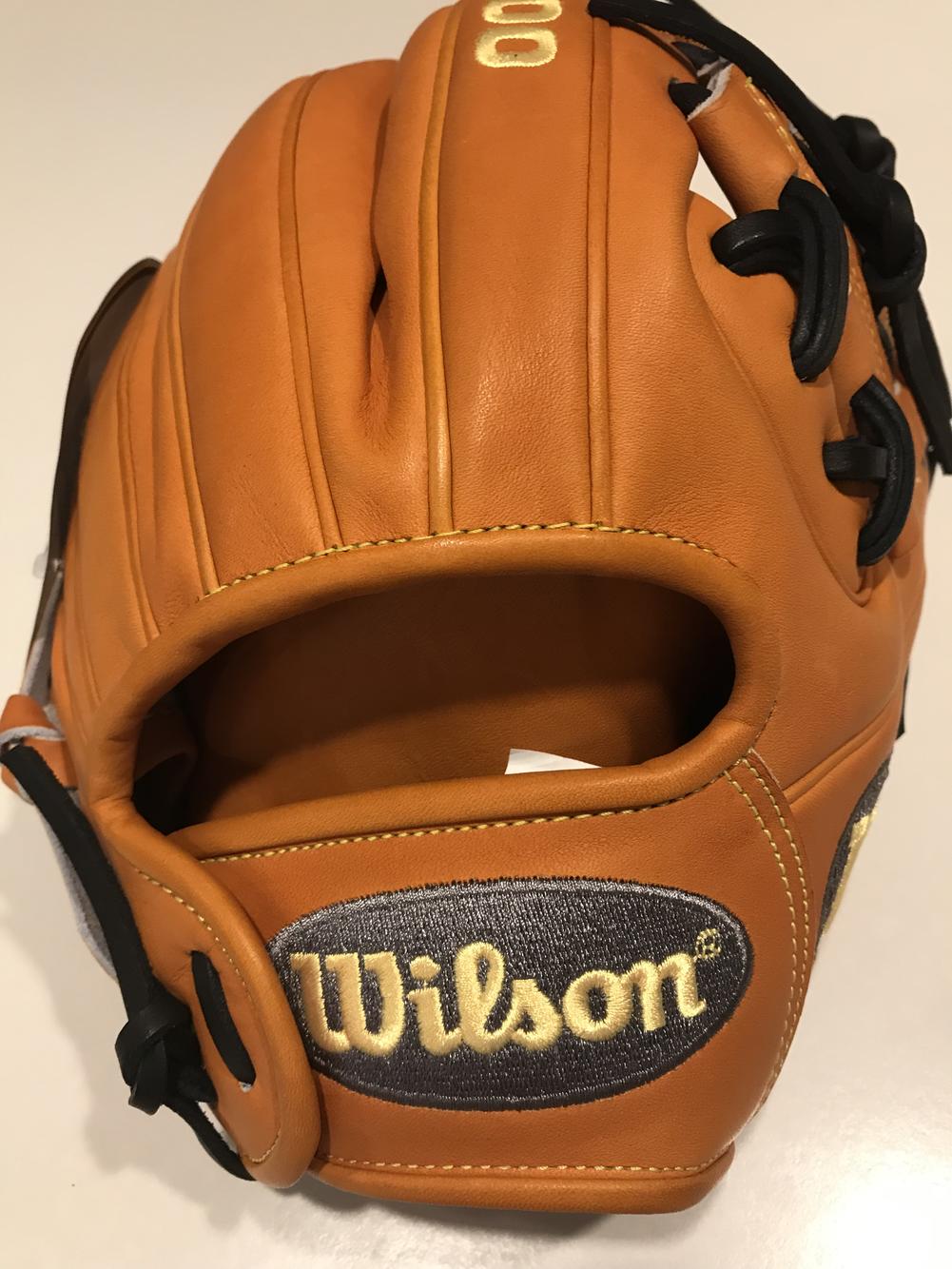 New Wilson A2000 Baseball Glove SidelineSwap