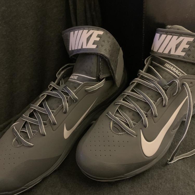 NIKE Air Huarache Pro Mid Metal Baseball Cleats Light GraphiteWhite 599235 015 NIKE Air Huarache Pro Mid Metal Baseball Cleats Light GraphiteWhite 599235 015