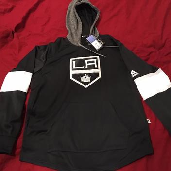 NWT Adidas Chicago Blackhawks NHL Authentic Pro Player Pullover Hoodie LARGE NWT Adidas Chicago Blackhawks NHL Authentic Pro Player Pullover Hoodie LARGE