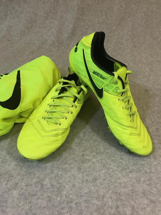 nike tiempo legend 9