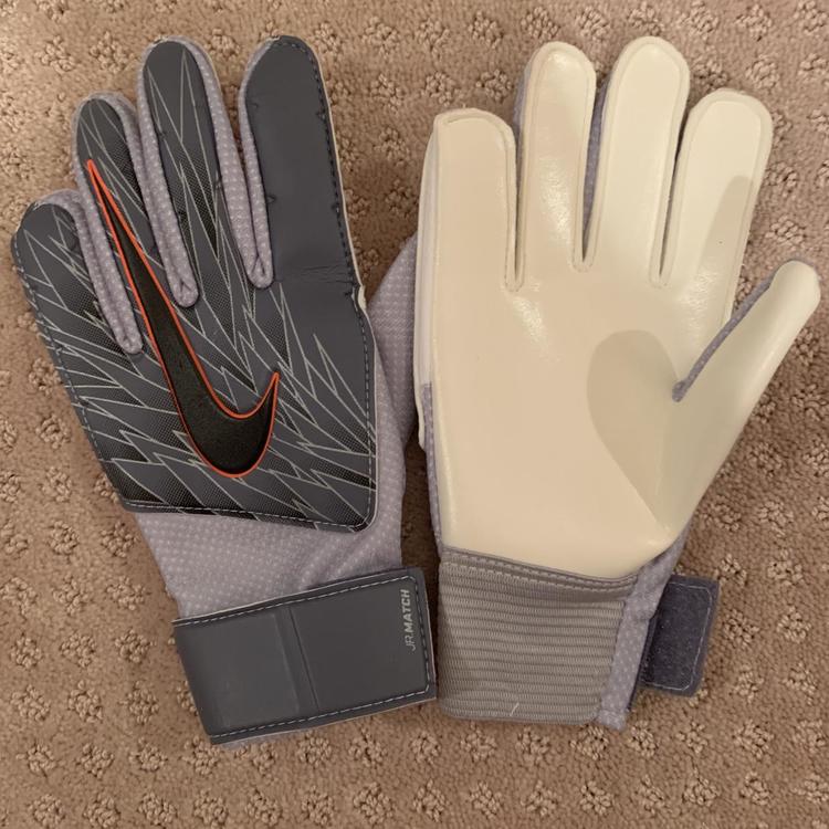 New Youth Medium Nike Goalie Gloves