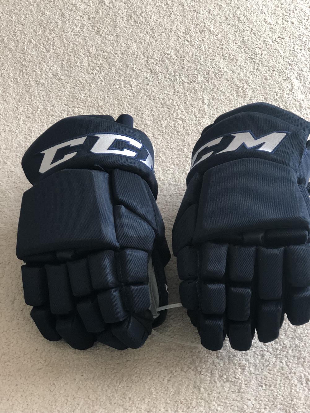 New Winnipeg Jets CCM HGTKPP Gloves Senior Pro Stock SidelineSwap