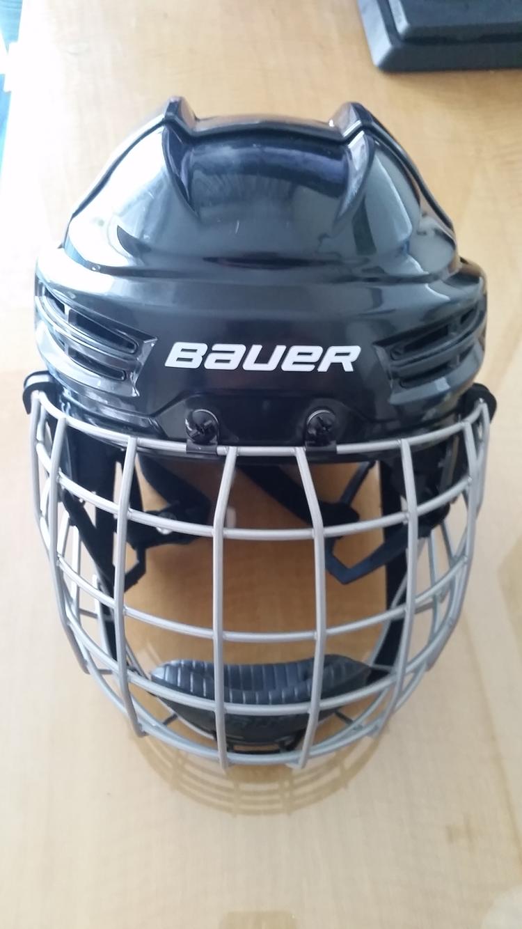 Medium Bauer IMS 5.0 Helmet / Cage Combo SidelineSwap