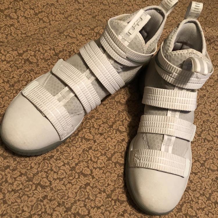 lebron soldier 11 light bone