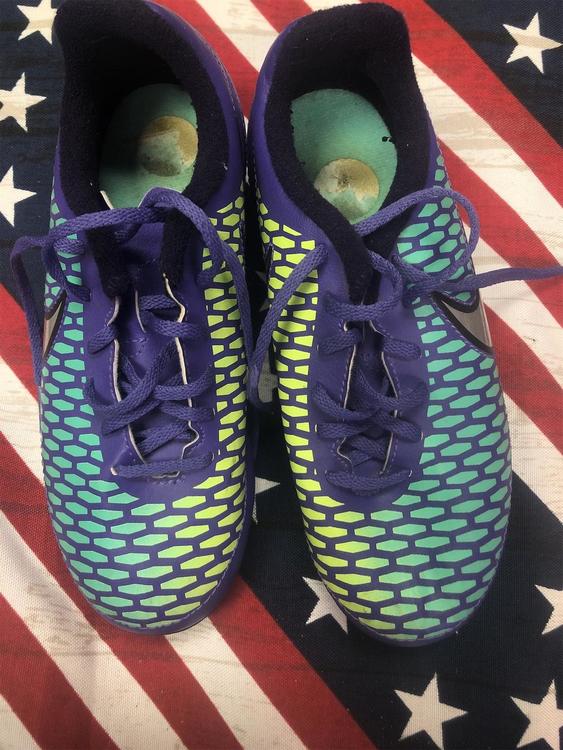 girls cleats size 1