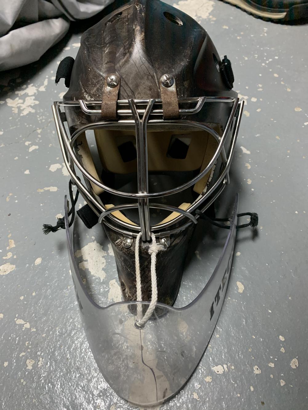 Black Senior Itech Goalie Mask Pro Stock SidelineSwap