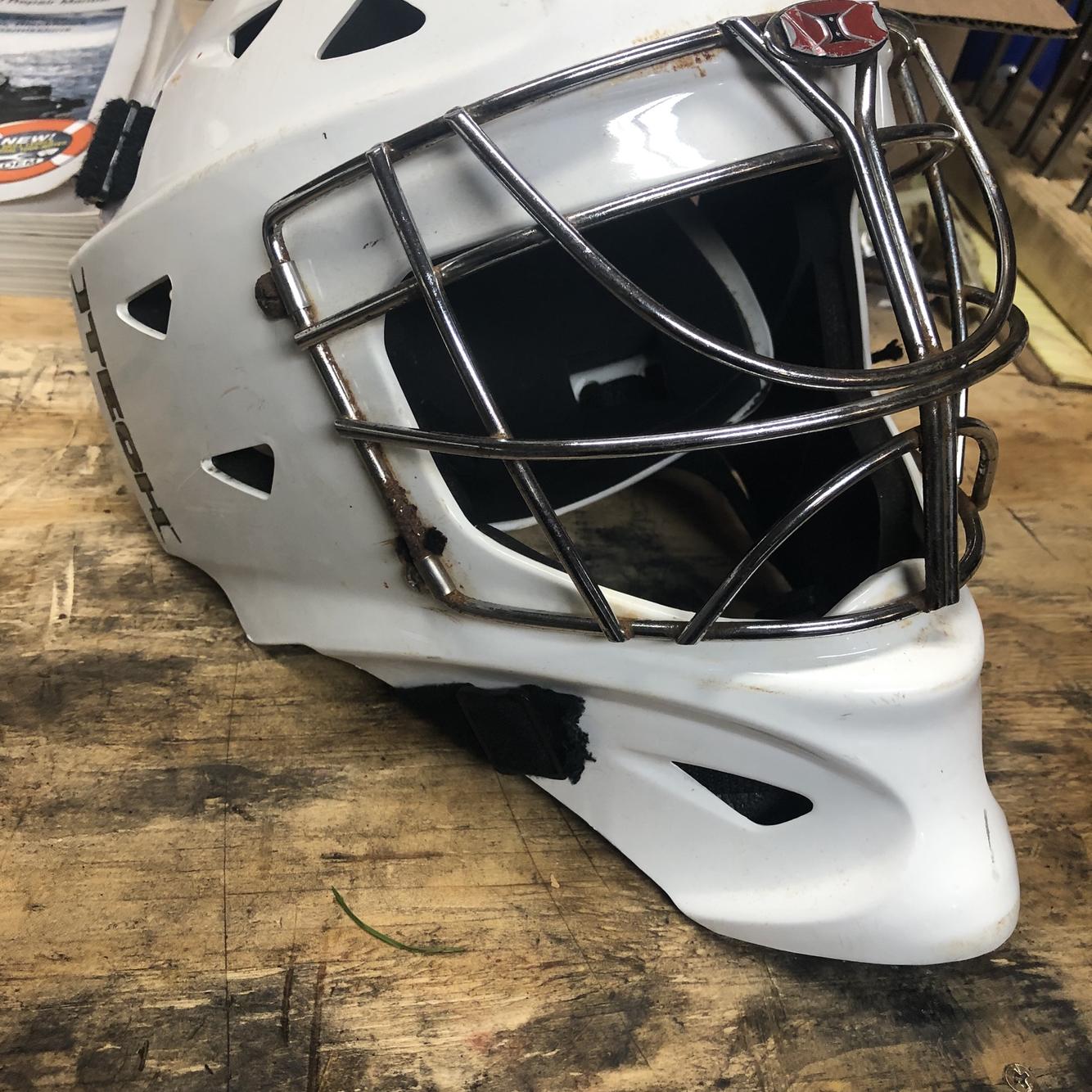White Senior Itech Goalie Mask SidelineSwap