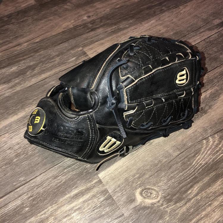 Relace Wilson A2000 Baseball Glove Images Gloves and Descriptions