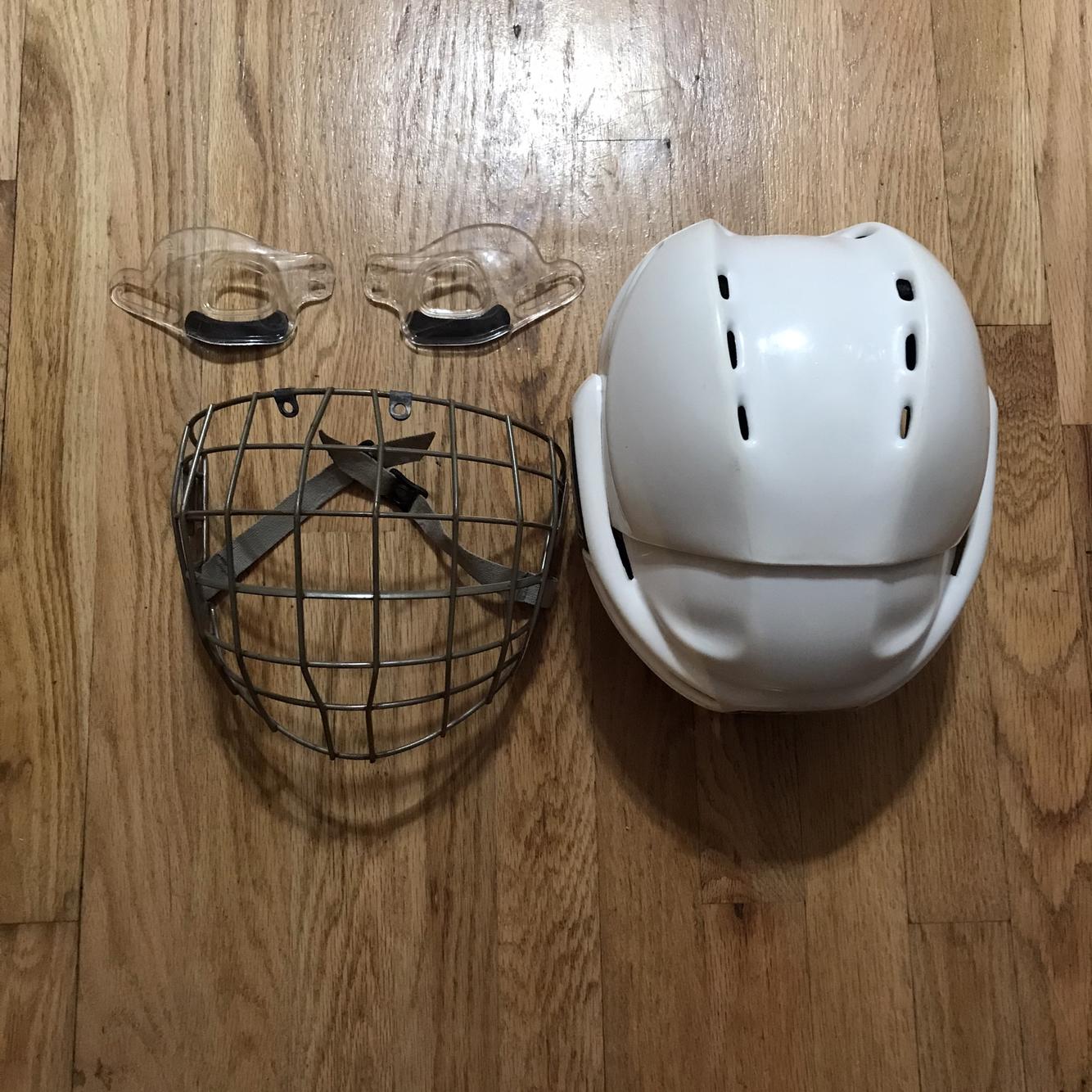 Bauer FM5500 Helmet, Cage, Ear Protection SidelineSwap