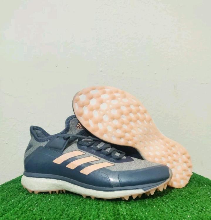womens hockey shoes