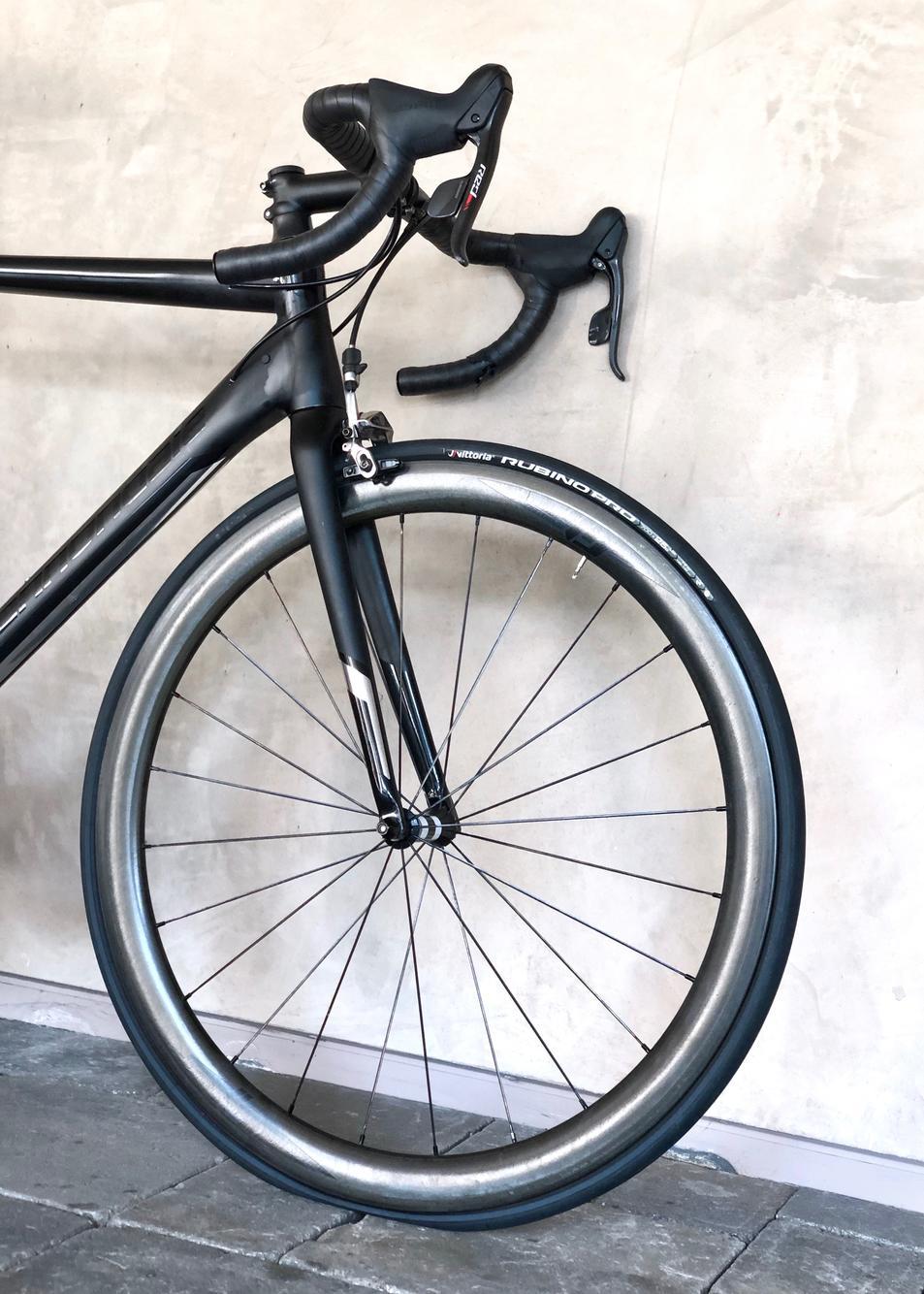 https://images.sidelineswap.com/production/004/756/687/bad41119d7d2b73a_large.jpeg
