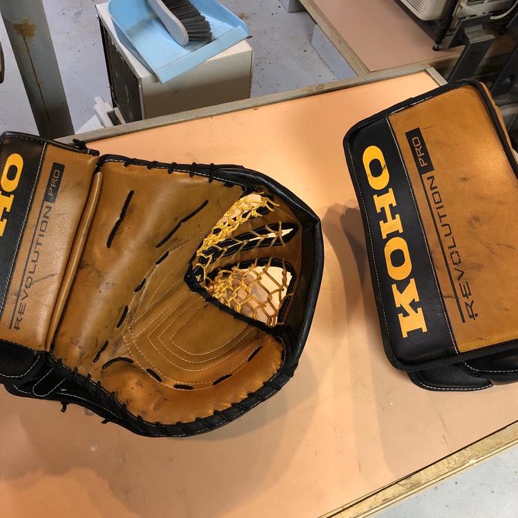 Koho Custom 589 Vintage Glove and blocker MINT condition RETRO Hockey