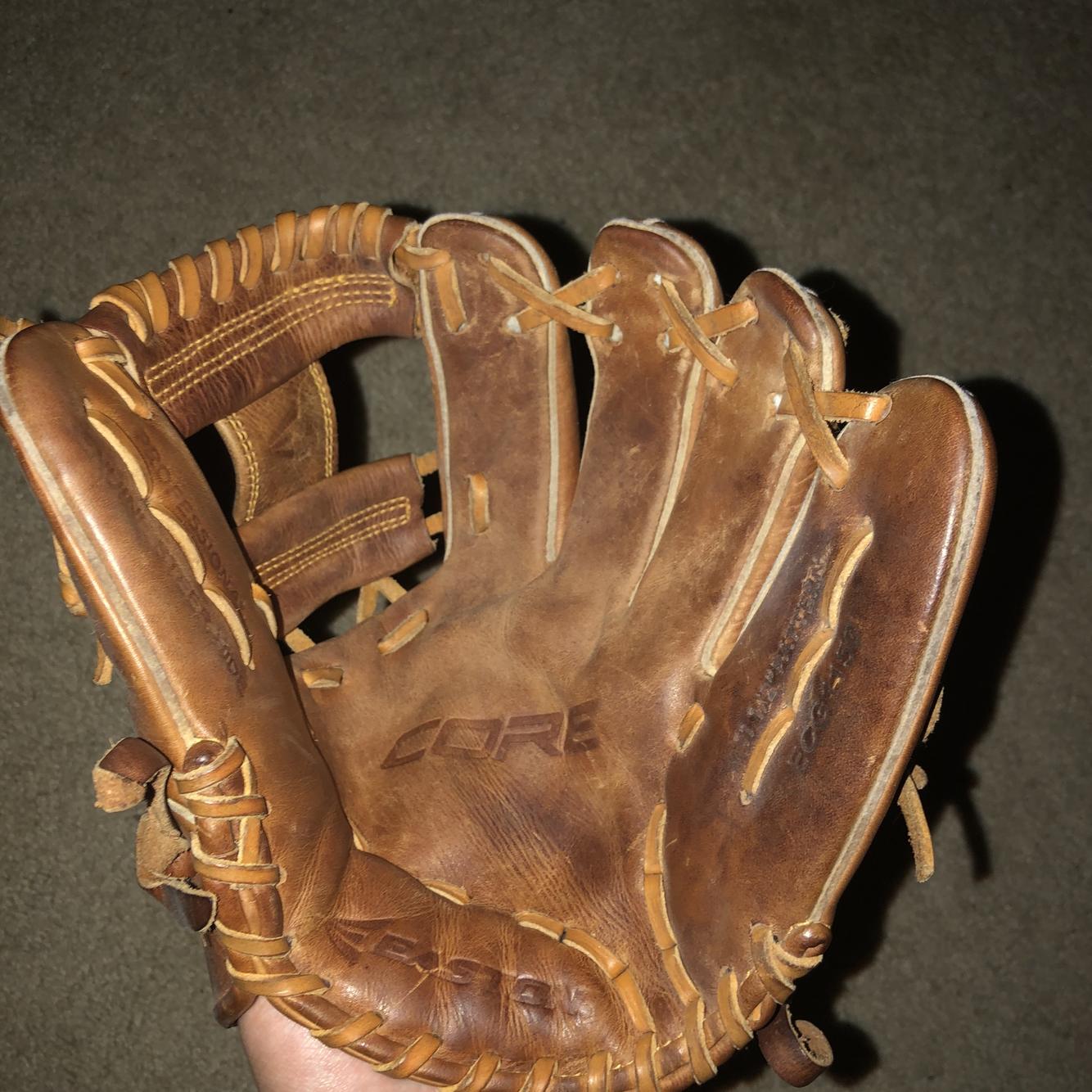 Brown Easton Core Infielder’s Baseball Glove 11.5" (ECG1150) SidelineSwap