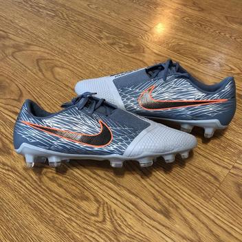 new phantom cleats