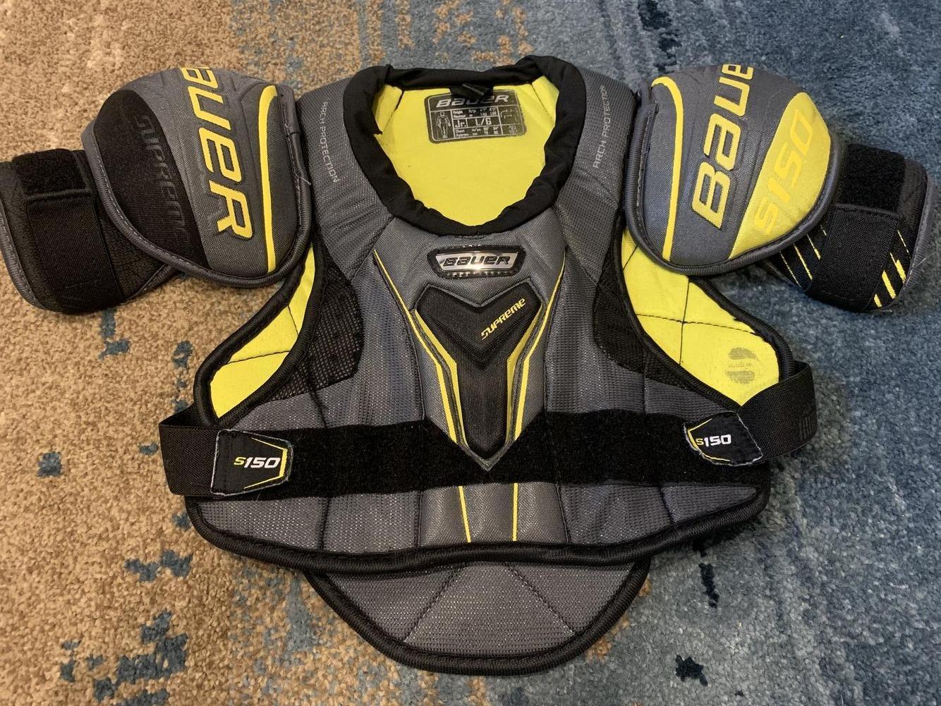 Junior Large Bauer S150 Shoulder Pads SidelineSwap