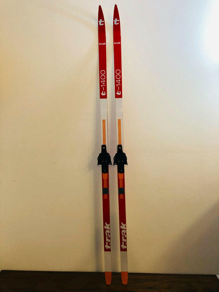 Trak T1400 Nordic Cross Country Waxless XC Skis 210 cm. Asolo 3 Pin