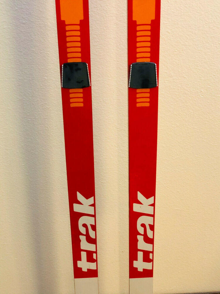 Trak T1400 Nordic Cross Country Waxless XC Skis 210 cm. Asolo 3 Pin