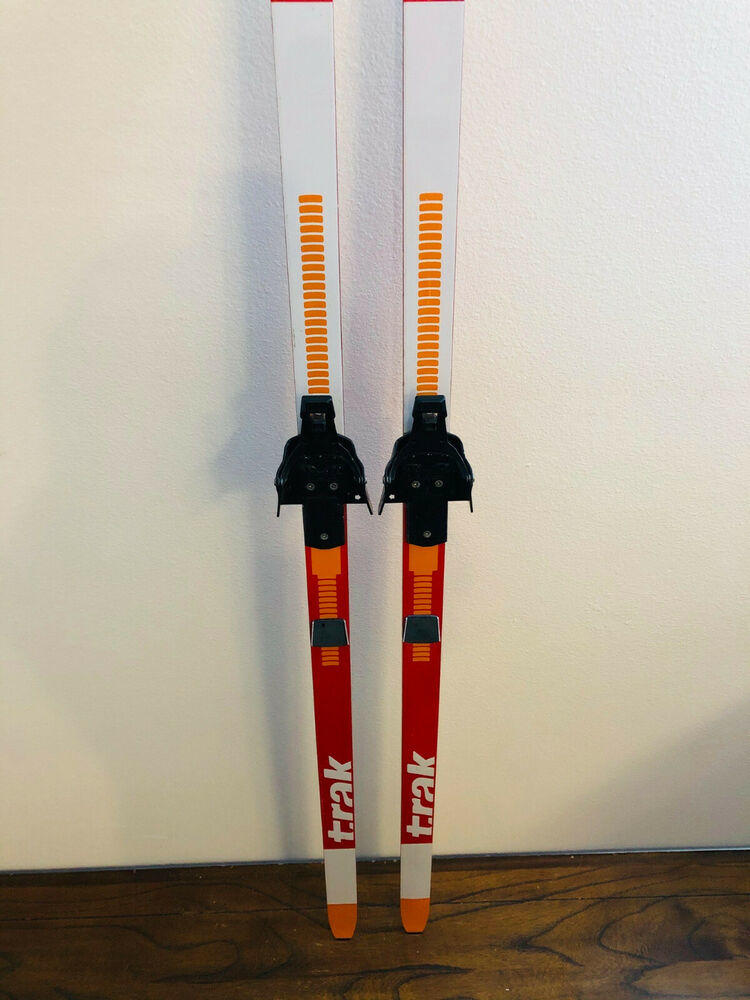 Trak T1400 Nordic Cross Country Waxless XC Skis 210 cm. Asolo 3 Pin
