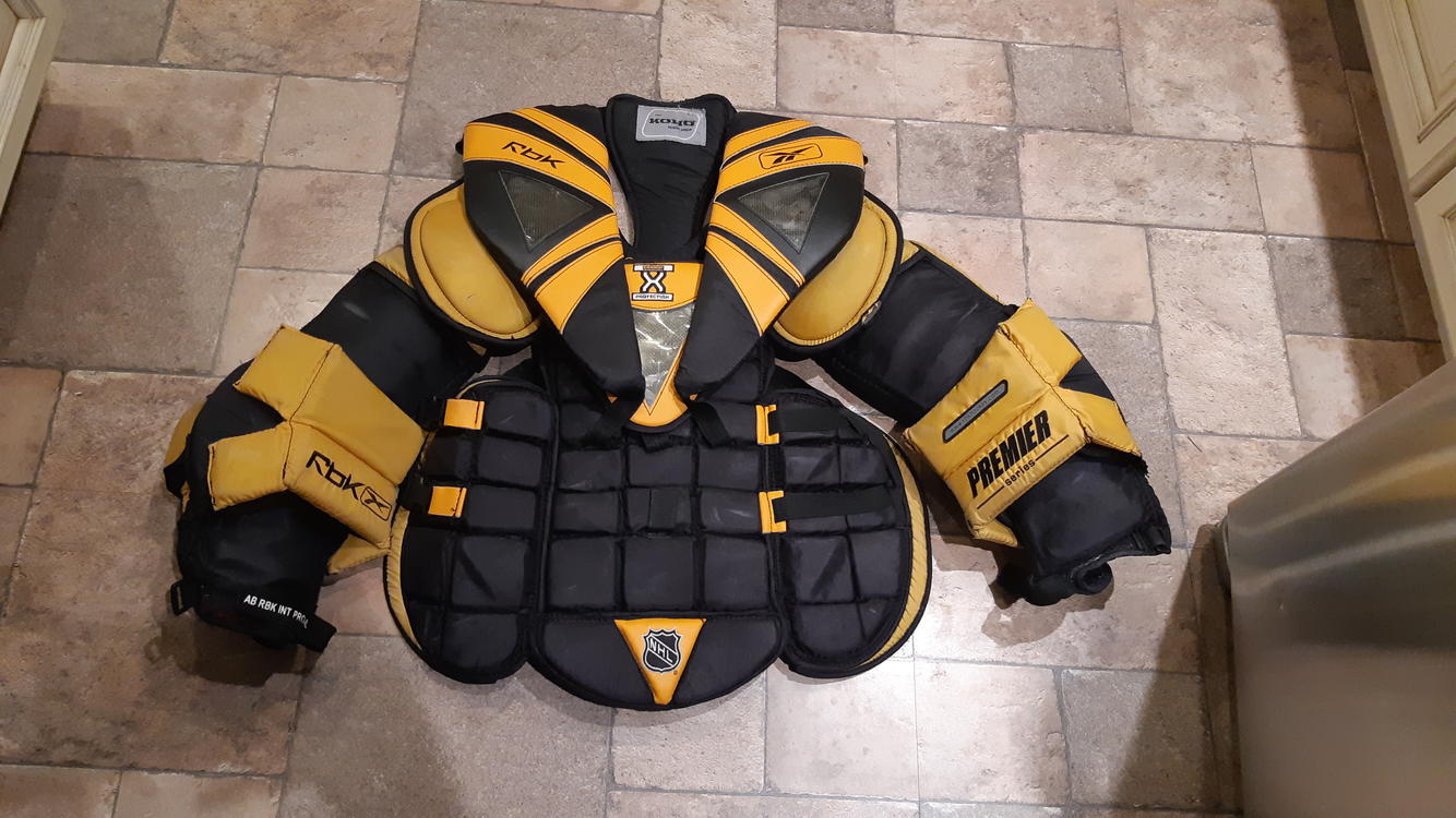 Intermediate Extra Large Reebok Premier Goalie Chest Protector Pro