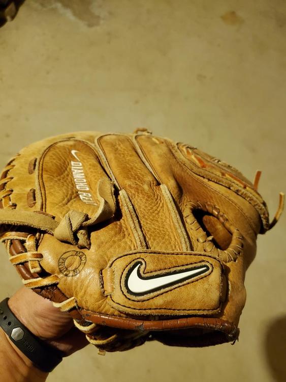 nike diamond ready glove