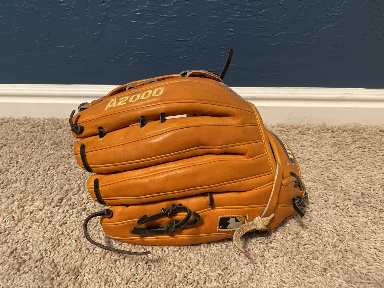 Wilson Right Handed Outfield A2000 1799 Baseball Glove SidelineSwap