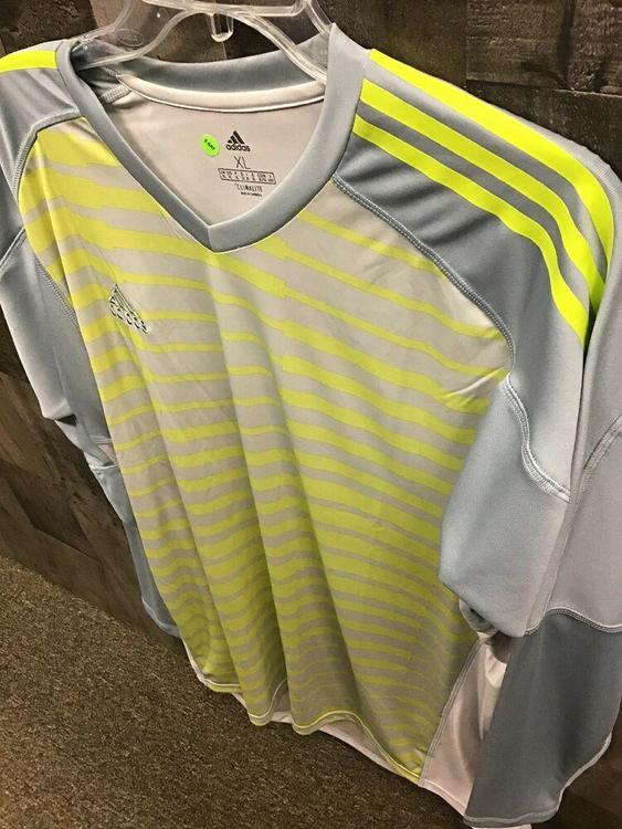 grey goalkeeper jersey