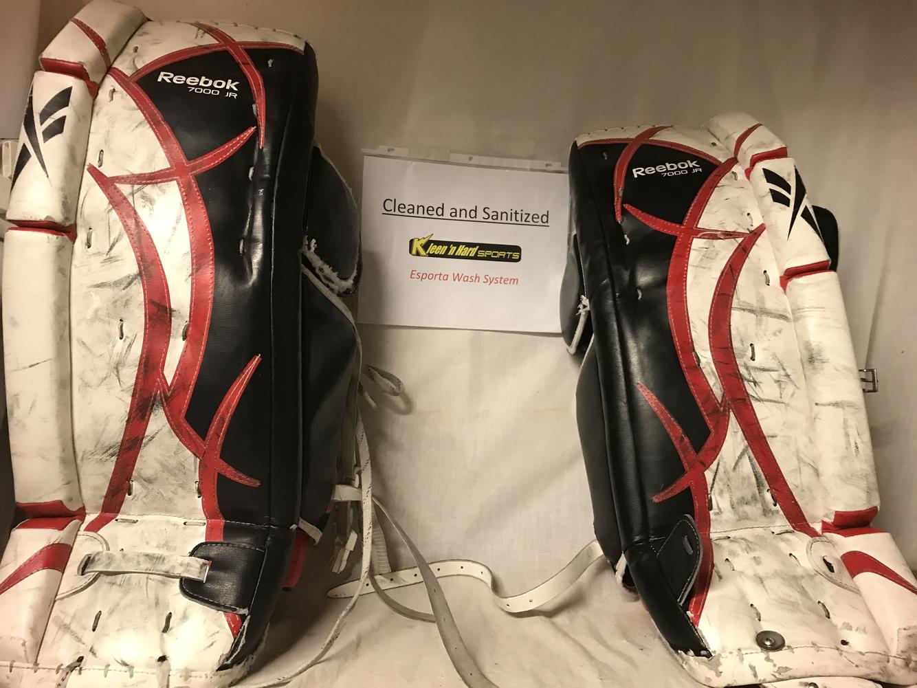 reebok 7000 sr goalie pads