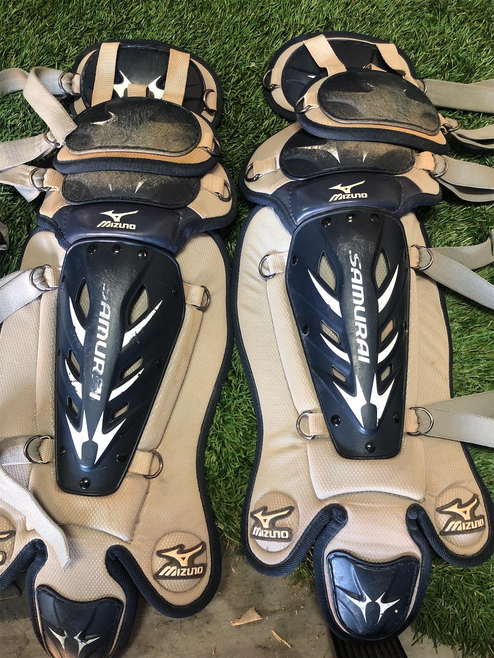 Youth Mizuno Samurai Catcher's Leg Guard SidelineSwap