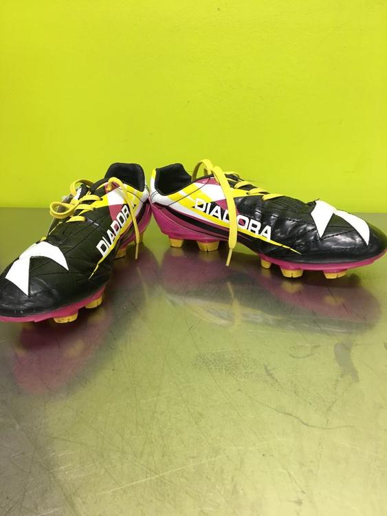 diadora youth soccer cleats