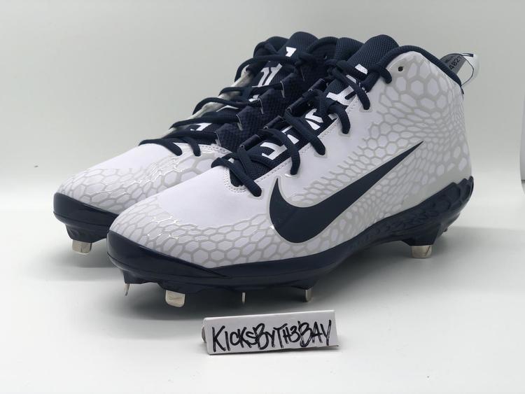 nike navy baseball cleats