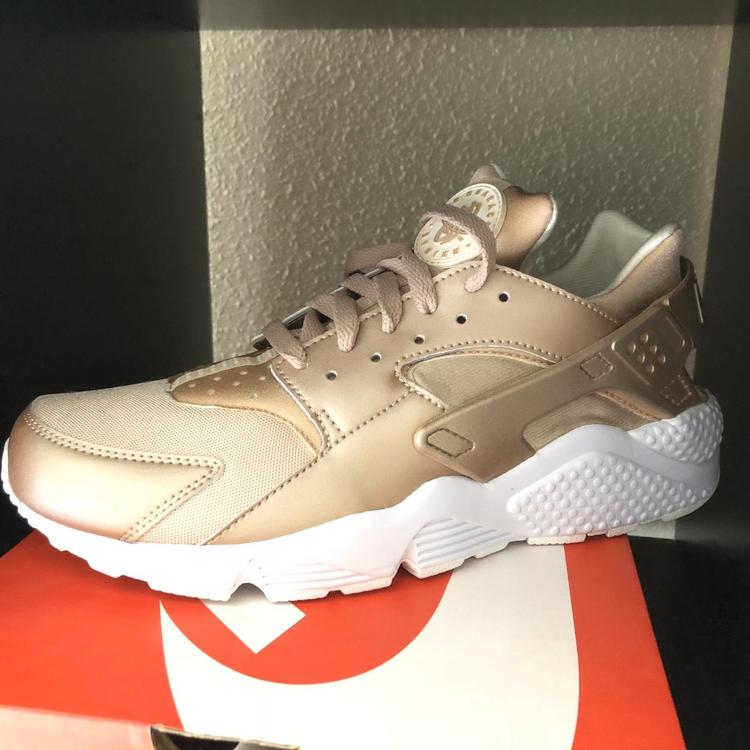 Nike Air Huarache PRM (Rose Gold) Nike Air Huarache PRM (Rose Gold)