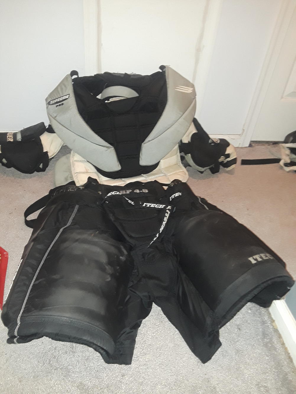 Black Used Senior 34" Simmons Full Right Goalie Full Set SidelineSwap