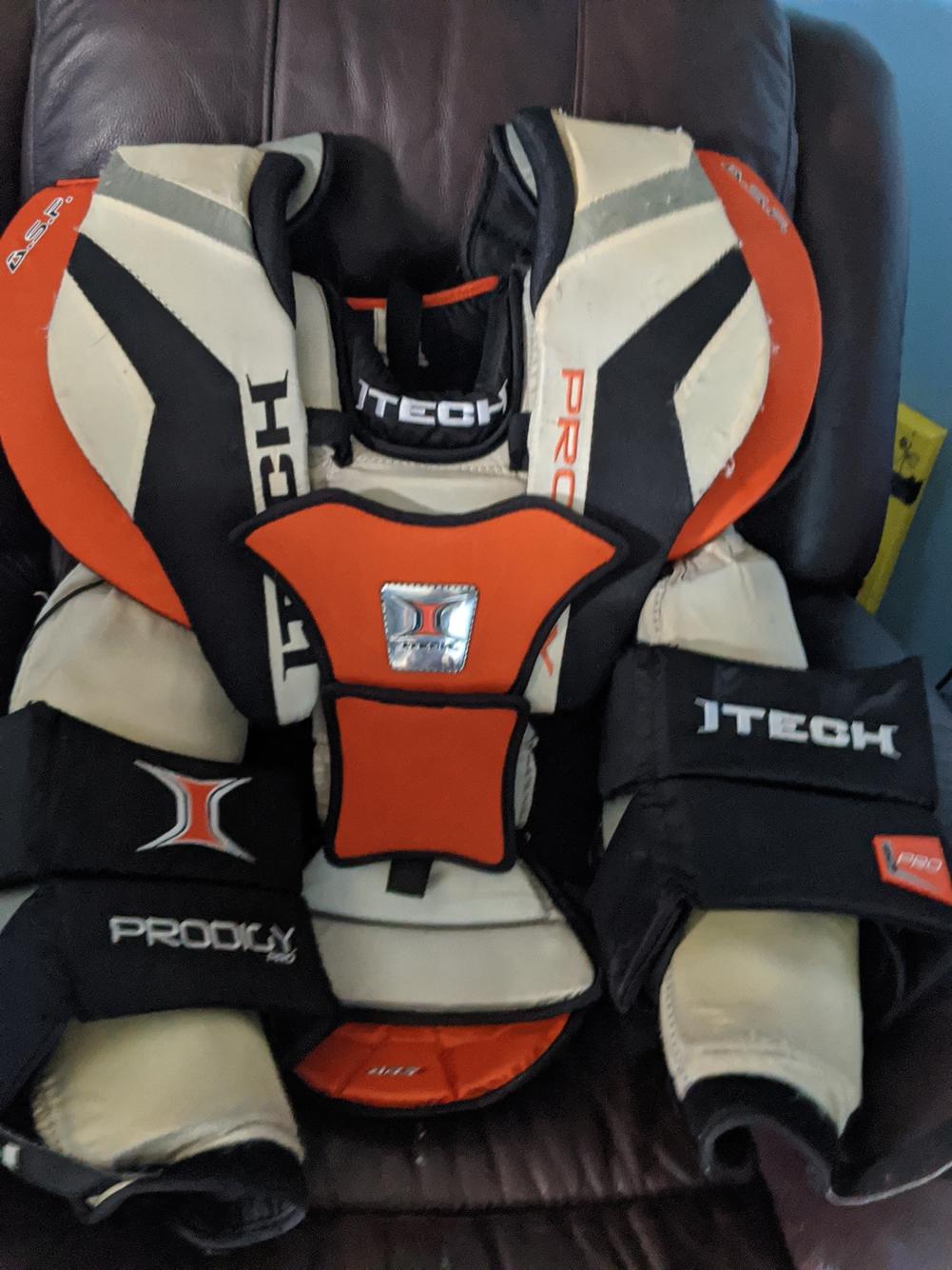 Used Senior Large Itech Prodigy Pro Goalie Chest Protector SidelineSwap