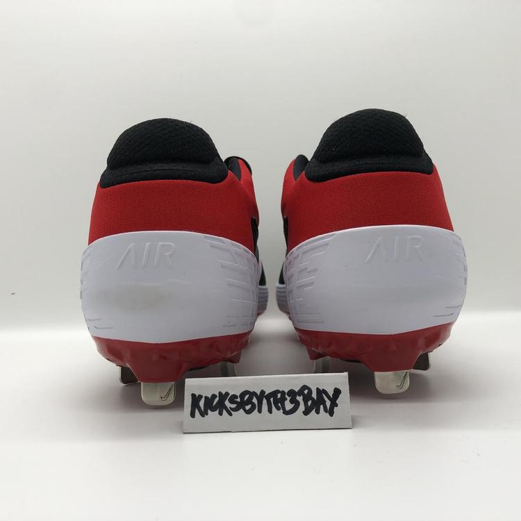 foot locker baseball cleats