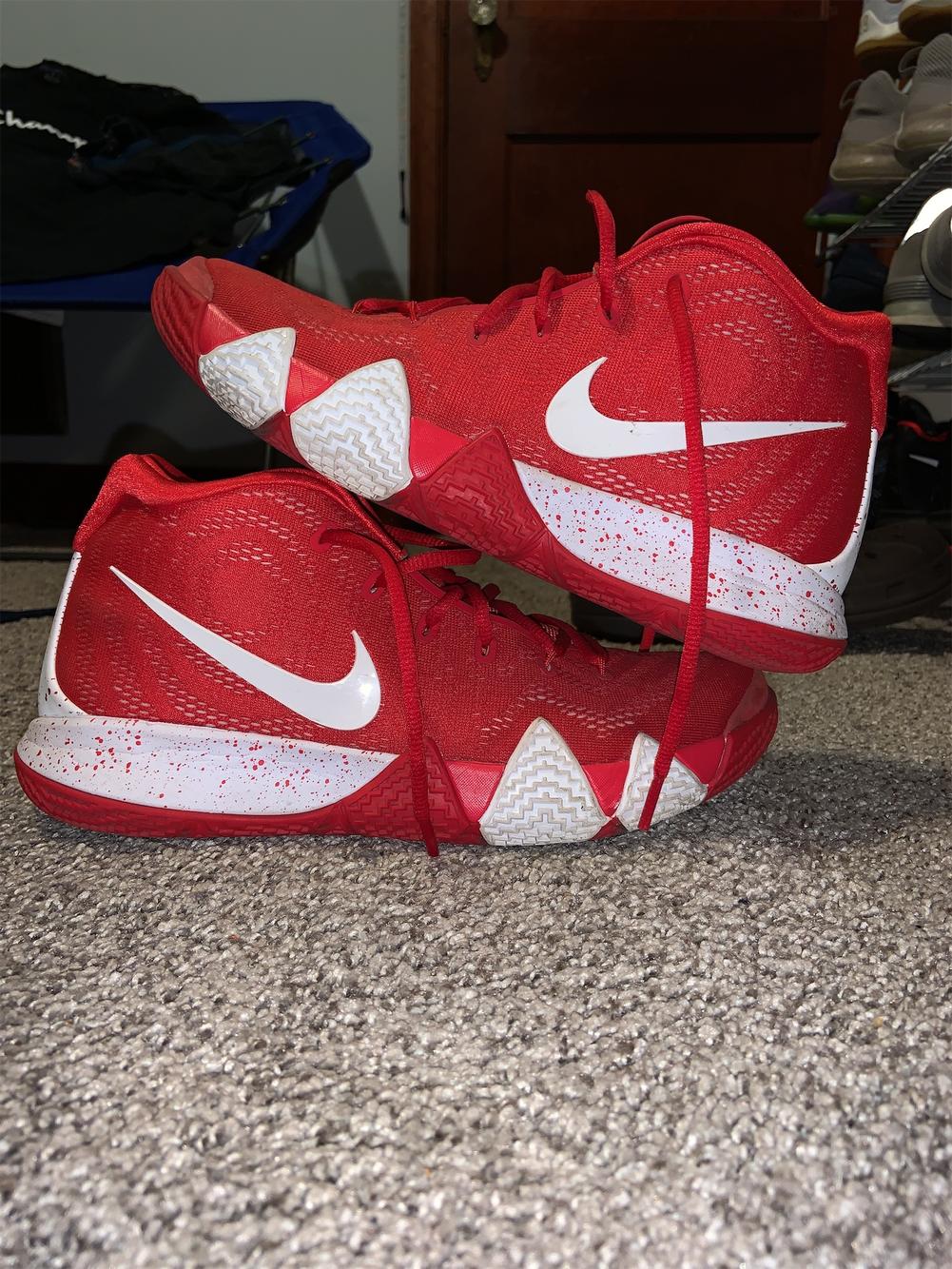 kyrie size 10