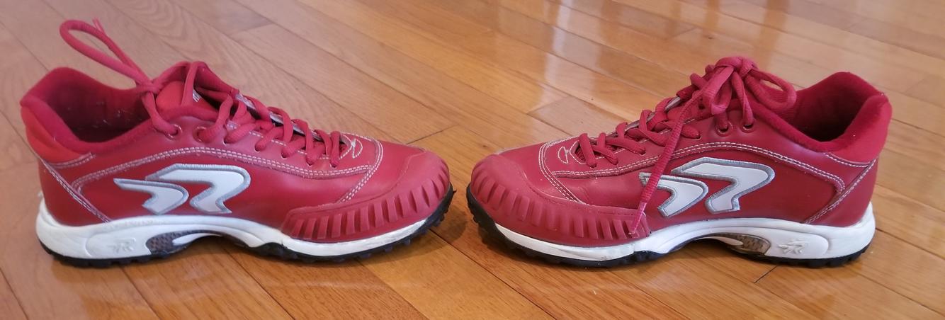 ringor turf shoes with pitching toe