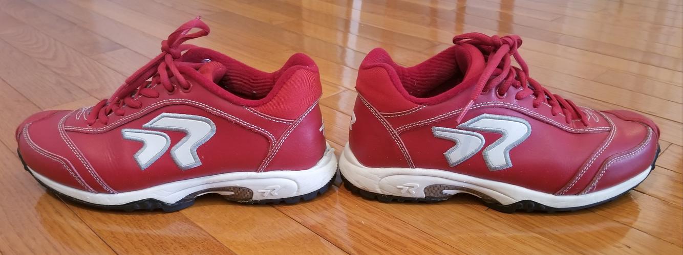 ringor turf shoes with pitching toe