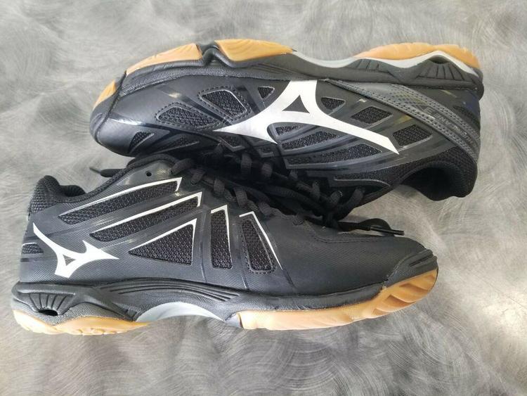 mizuno women's wave hurricane 3 - black/silver