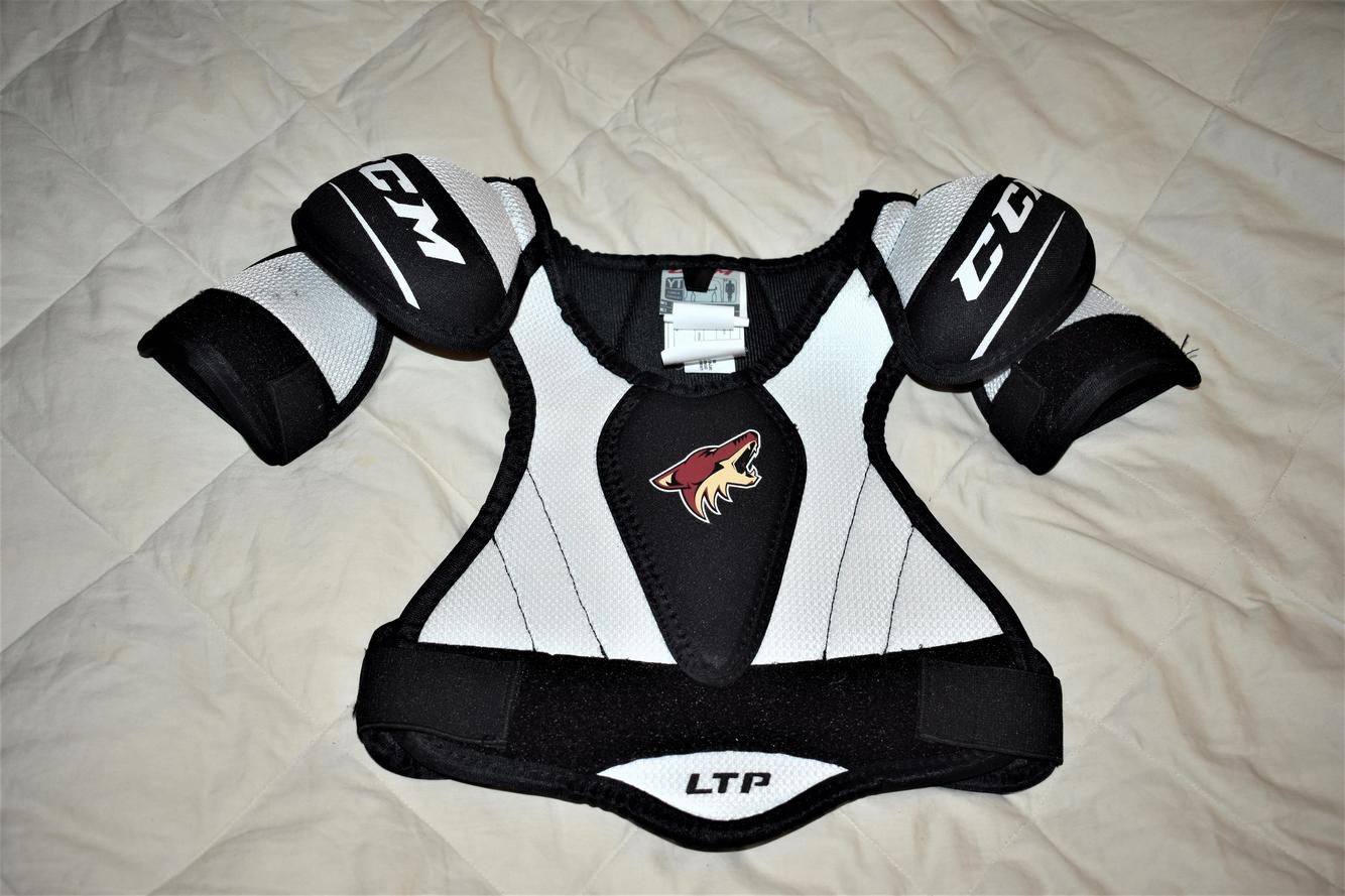 CCM LTP Hockey Shoulder Pads, Youth Large SidelineSwap