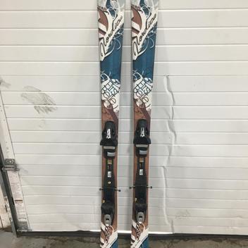 Used 2017 Nordica Belle 84 Skis with Warden 11 bindings A Condition