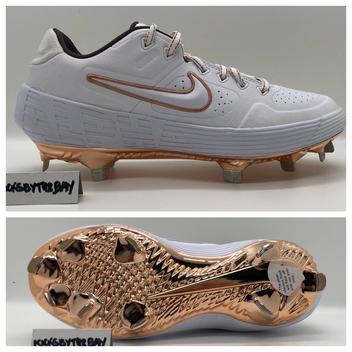 nike white and gold baseball cleats