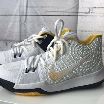 youth basketball shoes size 3